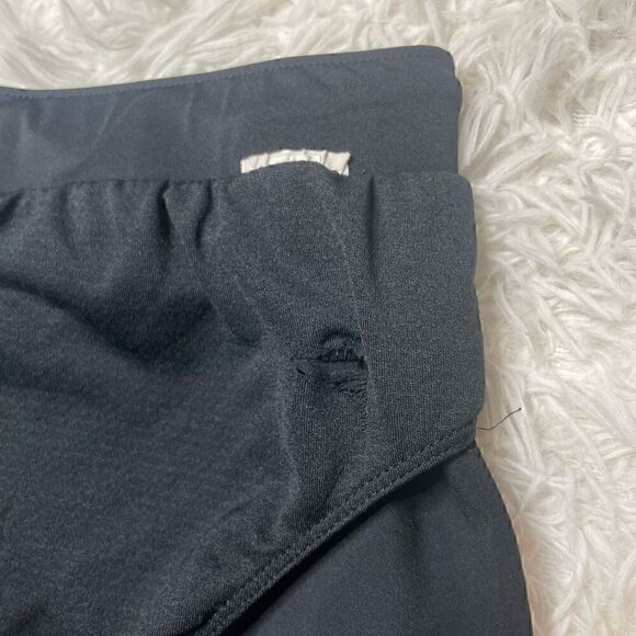 Under Armour Size S Athletic Shorts Fitted Lined Heatgear Black Pockets - Picture 9 of 12